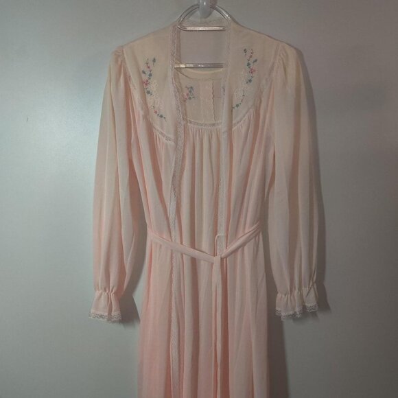 Stunning Vintage 70s Two Piece Pink Ombre Misses Robe and Slip Nightgown Dress